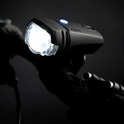 AXA GREENLINE éclairage Avant à Batterie 50 Lux 7 AXA GREENLINE éclairage Avant à Batterie 50 Lux -Pneu De Vélo Importe Magasin 761B35AE95A84DD529FF1357A6511BBA